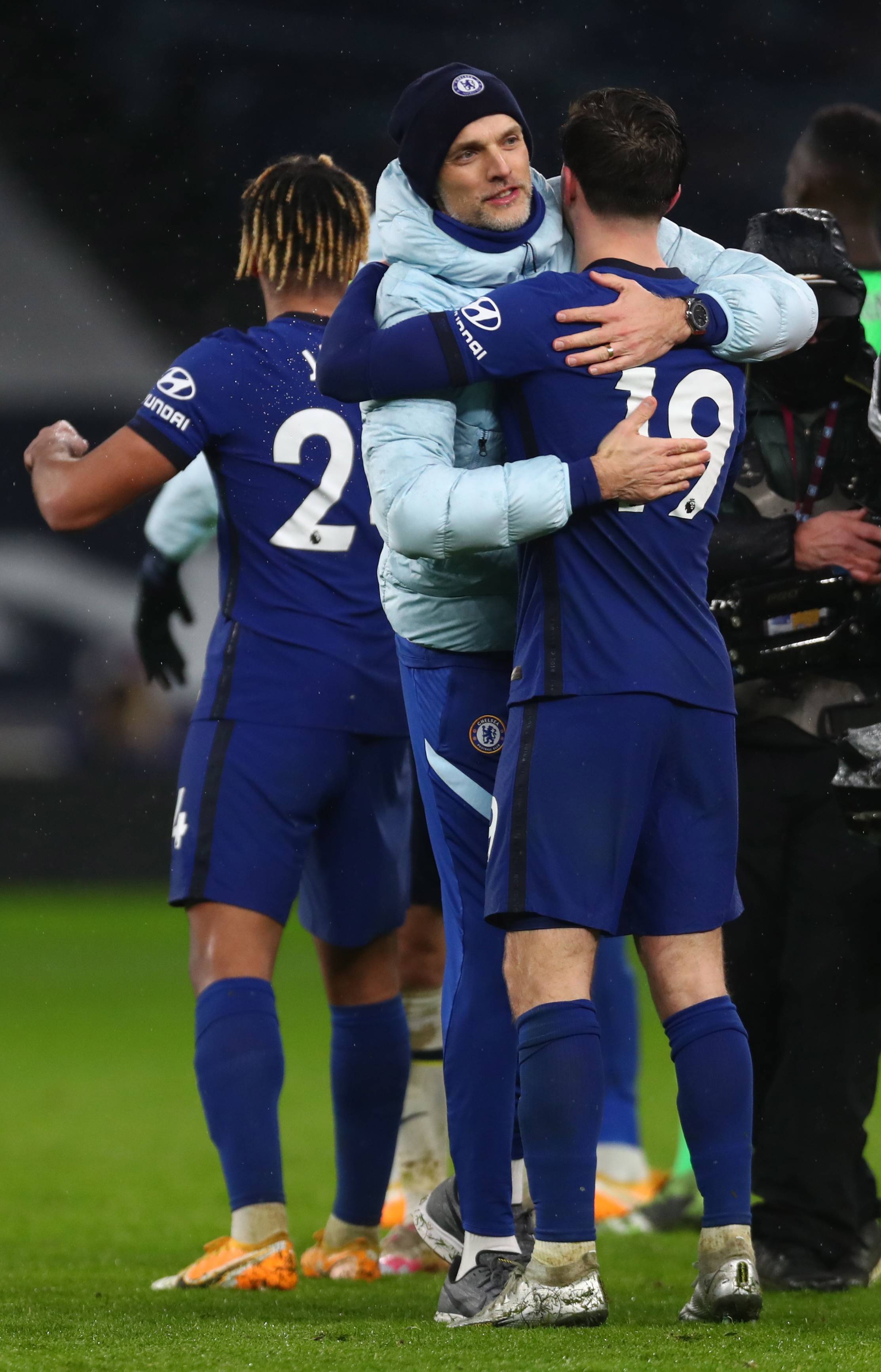 更展现了他 更展现了他