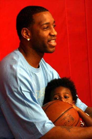 虽然关于他 虽然关于他