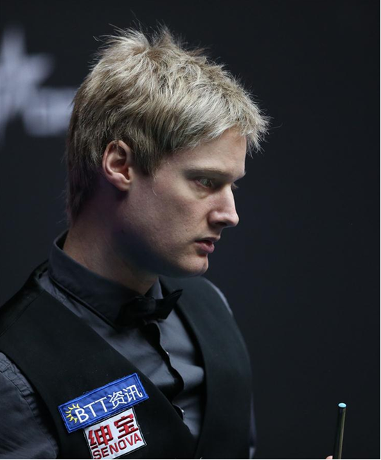 冷静果断地 冷静果断地